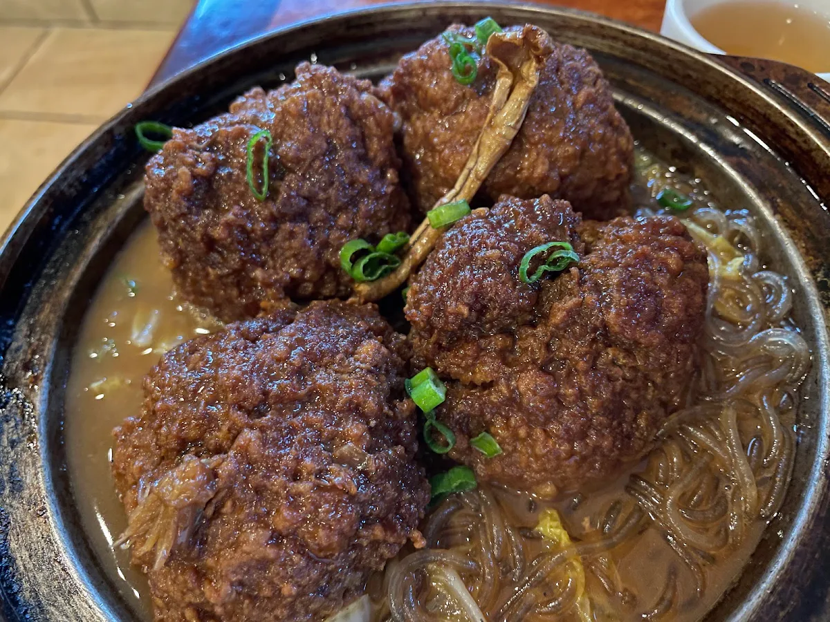 狮子头 Braised Pork Ball in Brown Sauce